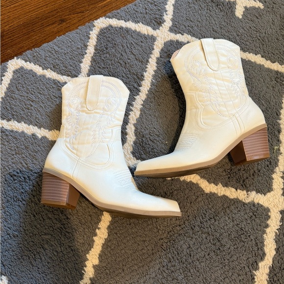 White Cowboy Boots - Picture 7 of 10